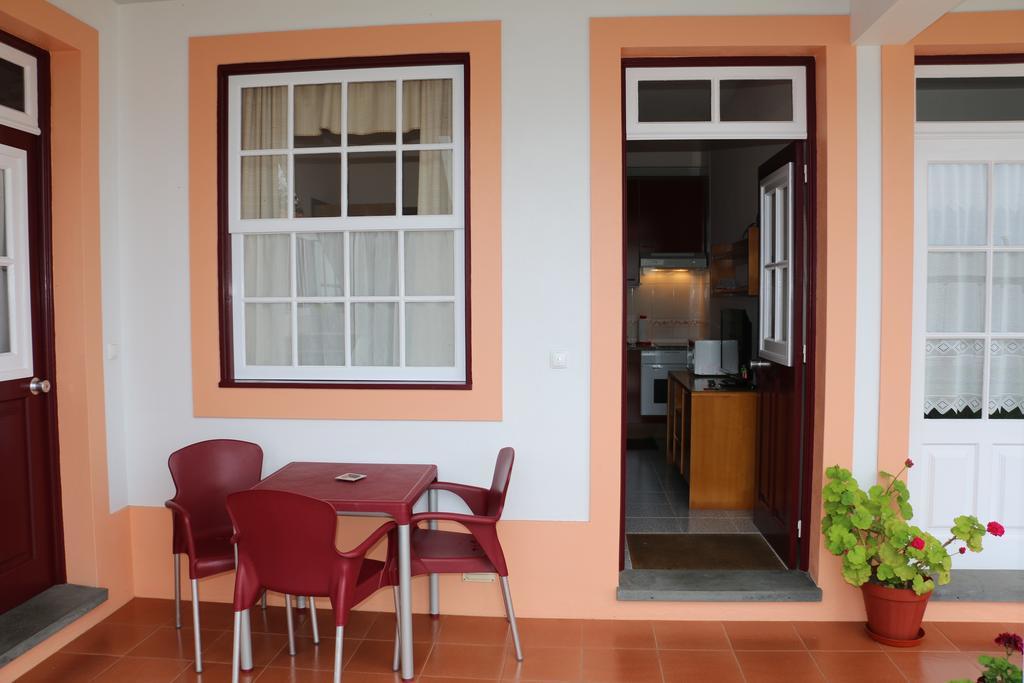 Apartamentos Sao Joao Horta  Rum bild